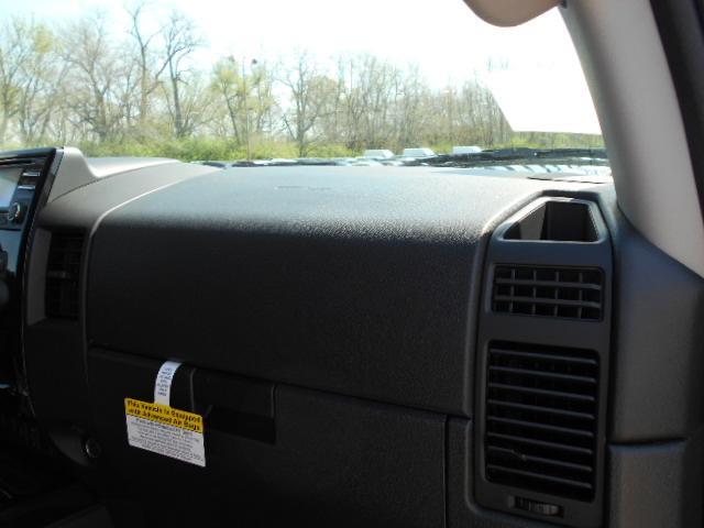 Nissan Titan 2013 photo 9