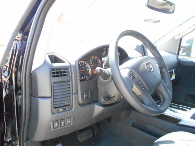 Nissan Titan 2013 photo 1