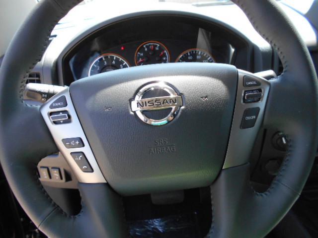 Nissan Titan 2013 photo 10