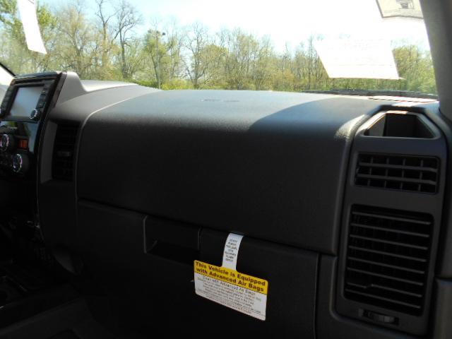 Nissan Titan 2013 photo 13