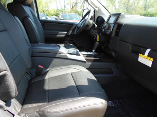 Nissan Titan 2013 photo 14