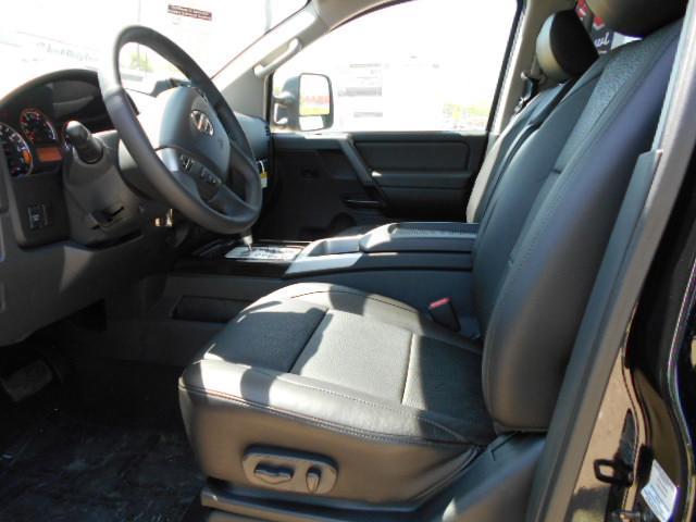 Nissan Titan 2013 photo 16