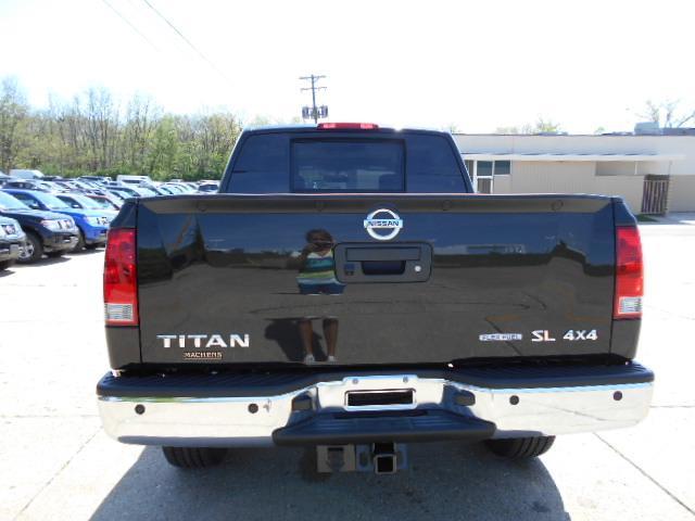 Nissan Titan 2013 photo 3
