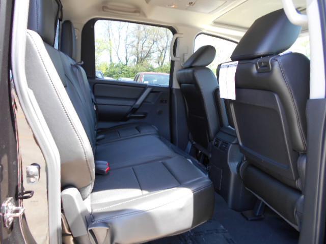 Nissan Titan 2013 photo 7