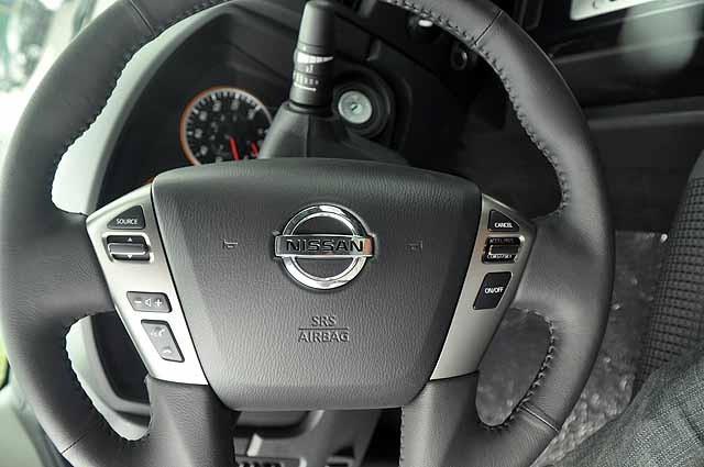 Nissan Titan 2013 photo 1