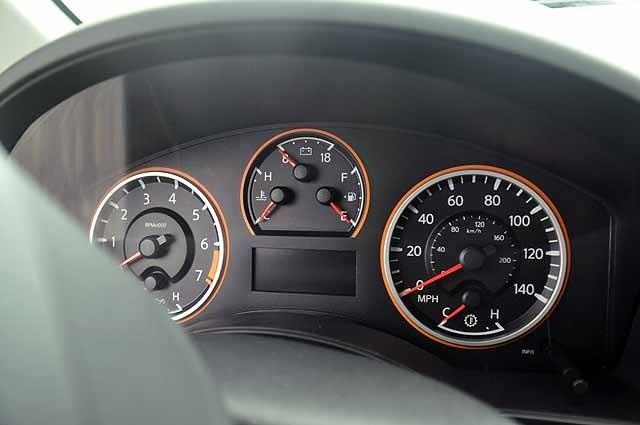 Nissan Titan 2013 photo 3