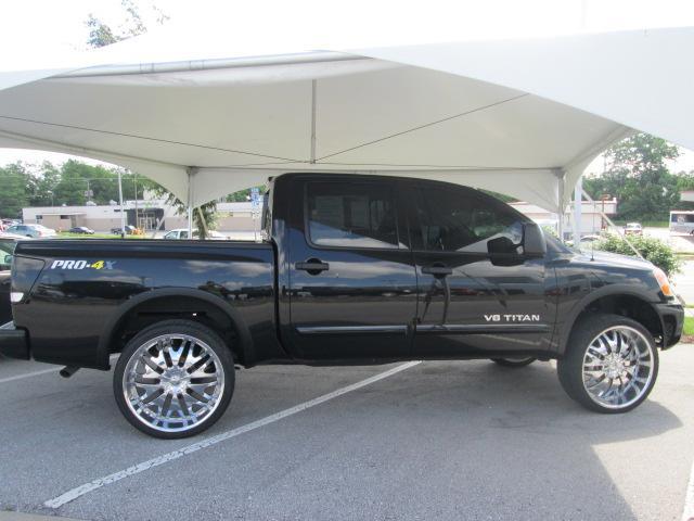 Nissan Titan 2013 photo 12