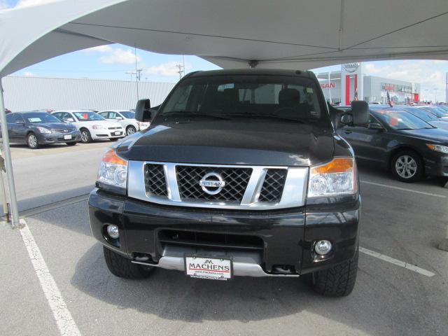 Nissan Titan 2013 photo 13