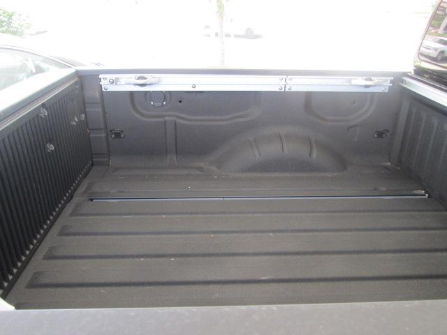 Nissan Titan 2013 photo 15