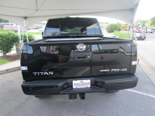 Nissan Titan 2013 photo 19