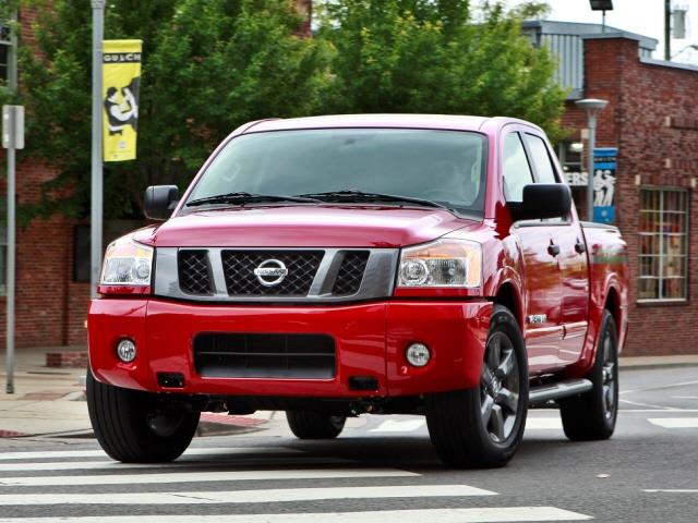 Nissan Titan 2014 photo 1