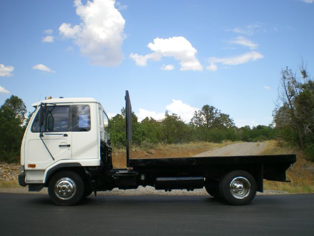 Nissan UD 2000 1998 photo 1