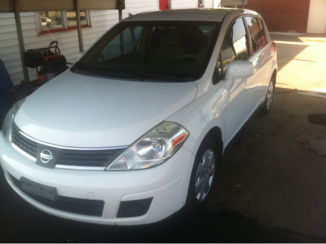 Nissan Versa E43 Hatchback