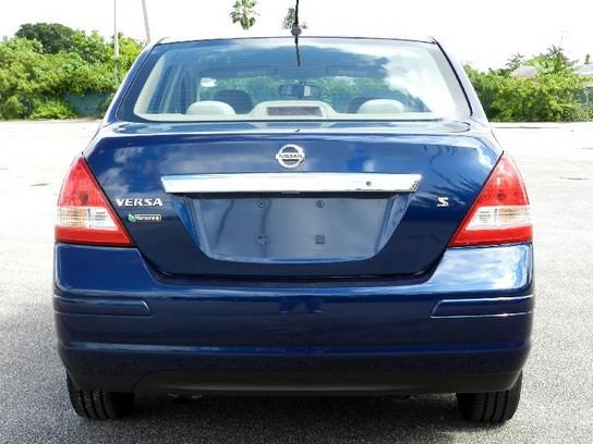 Nissan Versa XR Sedan