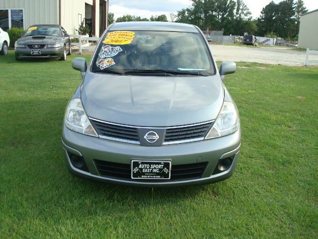 Nissan Versa 2007 photo 2