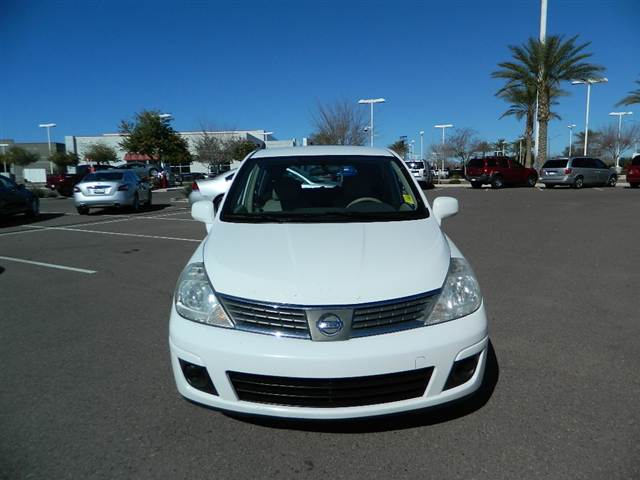 Nissan Versa 2007 photo 1