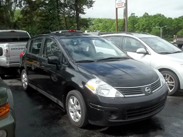 Nissan Versa Limited Access Cab 4WD Hatchback