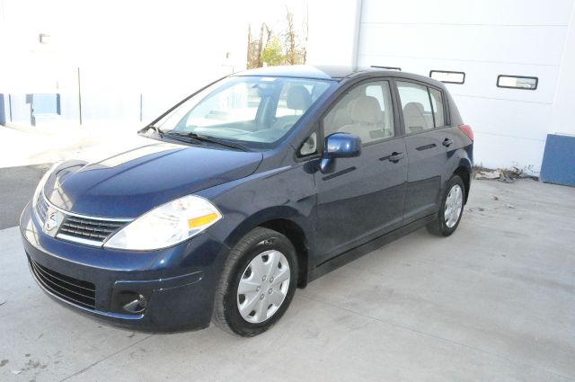 Nissan Versa 2007 photo 2