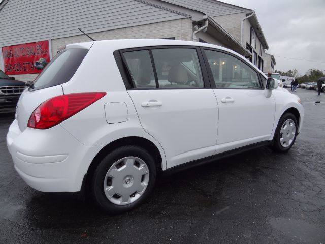 Nissan Versa E43 Hatchback