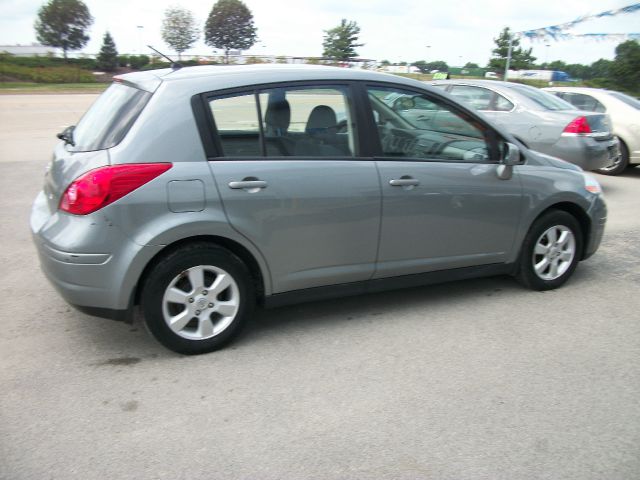 Nissan Versa 2007 photo 2