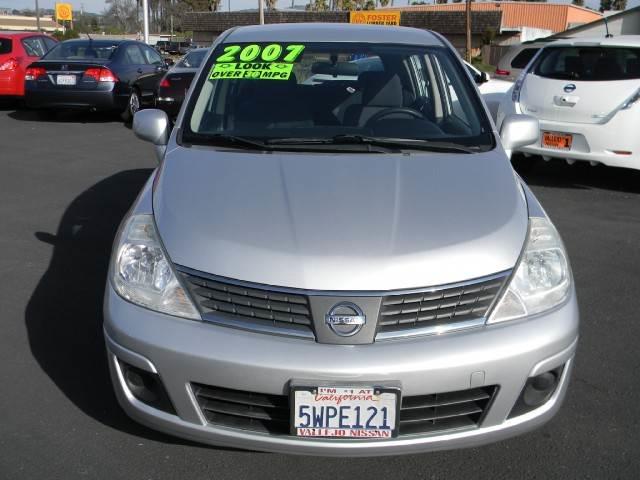 Nissan Versa 2007 photo 3