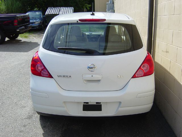 Nissan Versa Limited Access Cab 4WD Hatchback