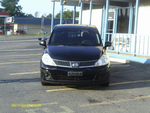 Nissan Versa 2007 photo 1