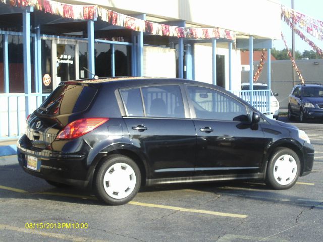 Nissan Versa 2007 photo 2