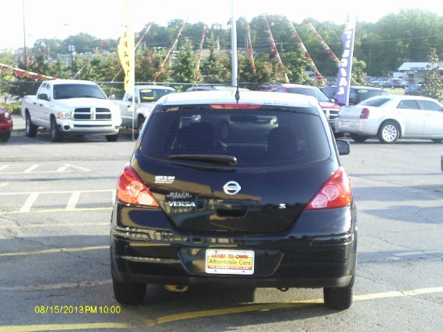 Nissan Versa 2007 photo 3