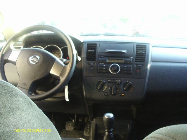 Nissan Versa 2007 photo 4