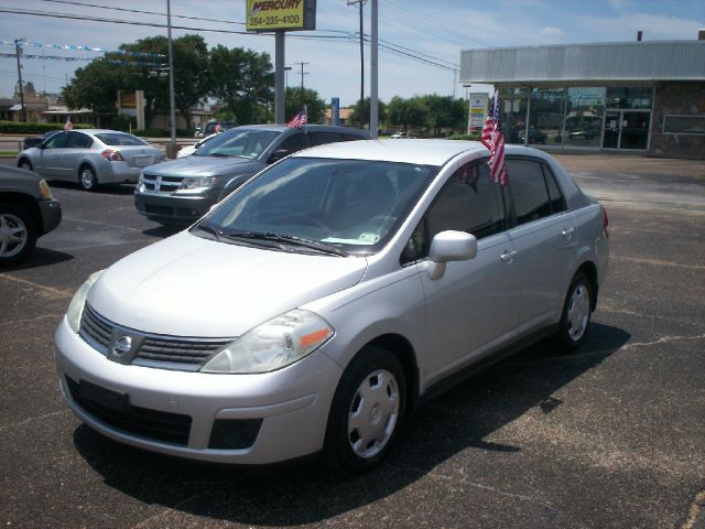 Nissan Versa 2007 photo 4