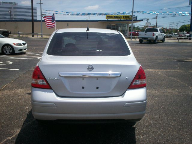 Nissan Versa 2007 photo 8