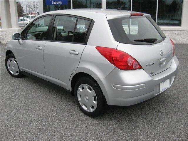 Nissan Versa Unknown Hatchback