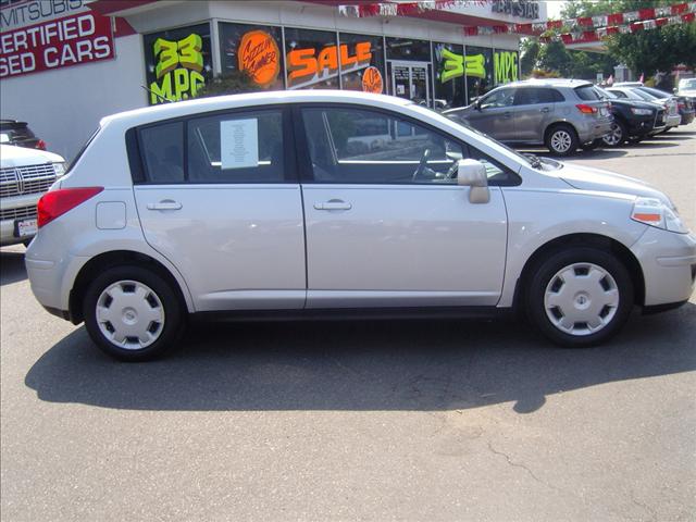 Nissan Versa 2008 photo 2