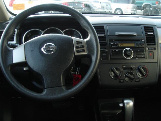 Nissan Versa 2008 photo 1