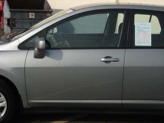 Nissan Versa 2008 photo 3