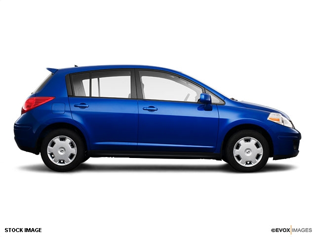 Nissan Versa 2008 photo 3