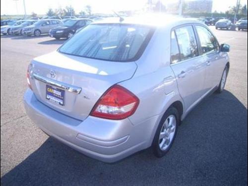 Nissan Versa 2008 photo 3