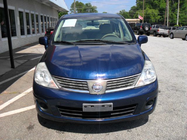Nissan Versa Unknown Sedan