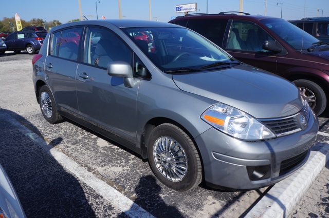Nissan Versa 2008 photo 2