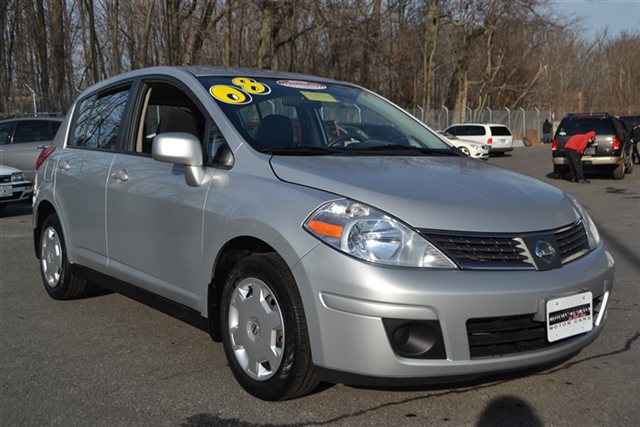 Nissan Versa 2008 photo 2