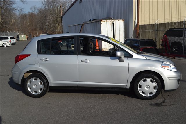 Nissan Versa 2008 photo 4