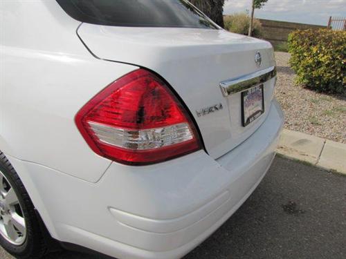 Nissan Versa 2008 photo 4