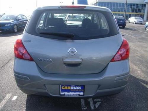 Nissan Versa 2008 photo 2
