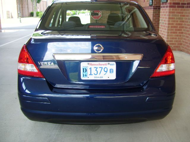 Nissan Versa 2008 photo 16