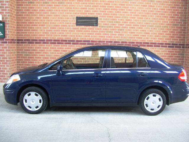 Nissan Versa 2008 photo 18
