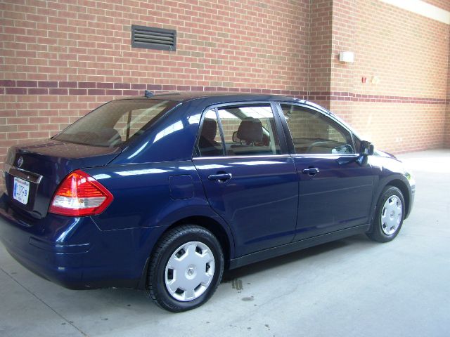 Nissan Versa 2008 photo 6