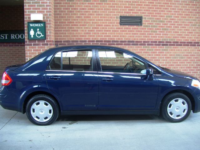 Nissan Versa 2008 photo 8