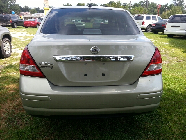 Nissan Versa 2008 photo 3