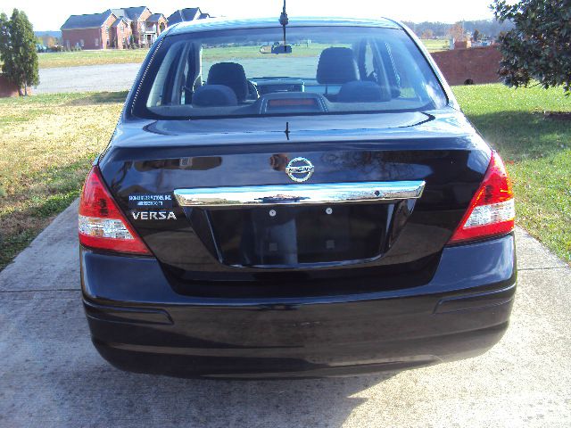 Nissan Versa 2008 photo 1